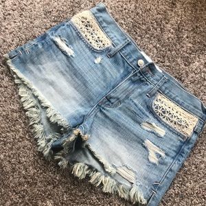 Hollister distress shorts !